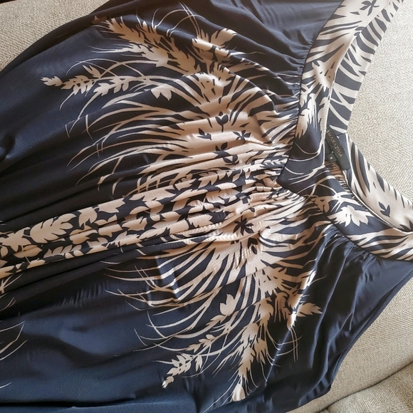 BCBG Maxazria - Picture 4 of 4